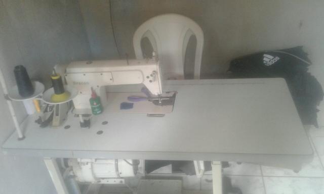 Vendo uma maquina reta barata por 1350 - Foto 2