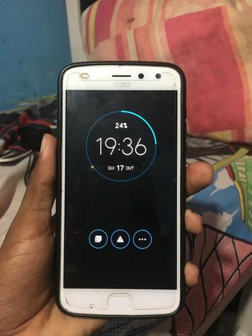 Moto z 2 play 64gb 4gb ram