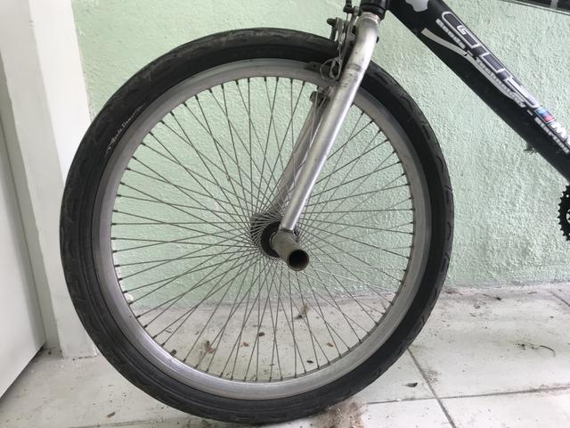 Bike GTS m1 de alumínio aro 26 com 72 raios