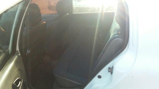 Carro Renault Clio 2002 Básico - Foto 2