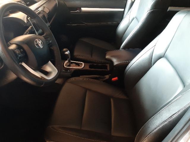 Toyota hilux srx 2017 diesel 4x4 impecavel Leia todo o anuncio ac troca - Foto 8