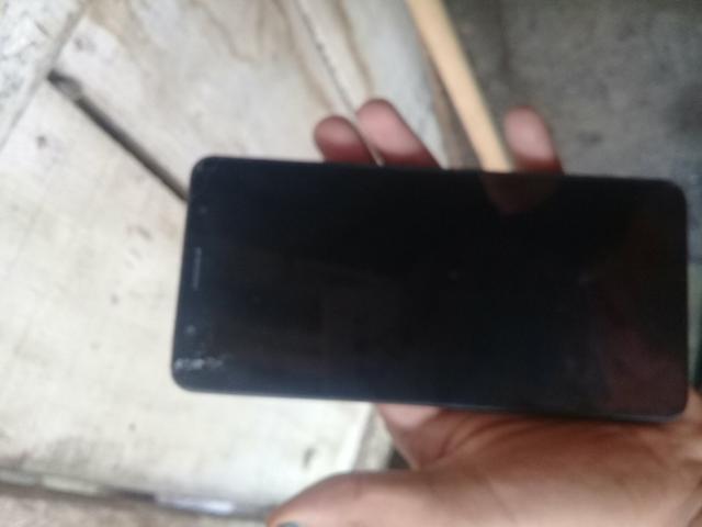 Vendo esse celular em bom estado tudo fuciona