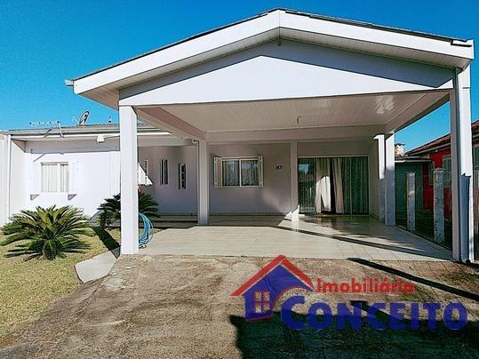 C11 - Linda residência com suíte em região de moradores