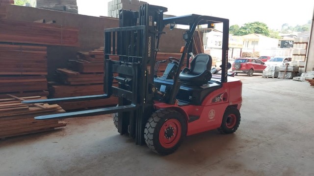 Empilhadeira 3800kg 3,8 toneladas diesel Hangcha torre triplex com deslocador lateral - Foto 2