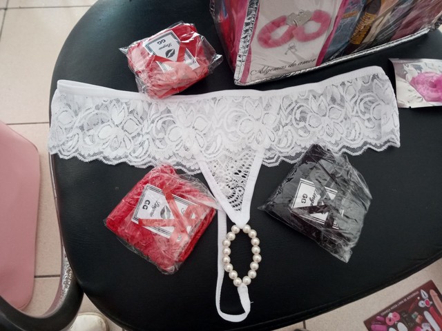 Calçinhas e oleos 35 cada 