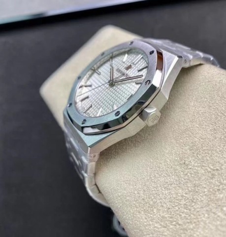 Rel gio Audemars Piguet Royal Oak Ref 15500 White Dial