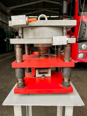 Estampo pneumático para fabricação de gradil e cerca em alumínio - NOVO - Foto 5