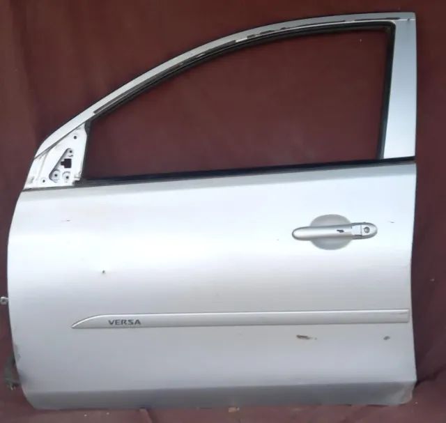 Porta dianteira esquerda Toyota Yaris 2018