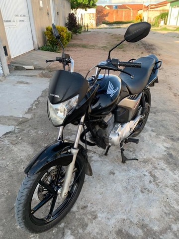 Vende-se uma Titan 2013 completa