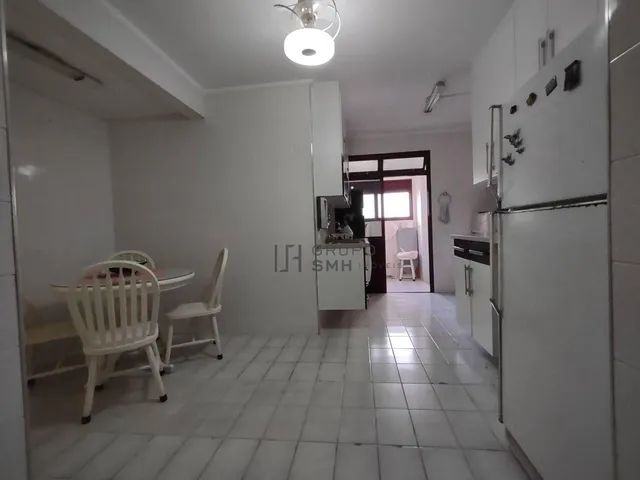 Apartamento 4 Dormitórios (3 Suítes) - 2 vagas, mobiliado, para locação anual na Praia das