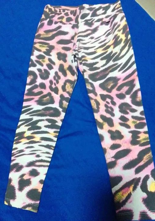 3 Leggings estampadas - R$ 25  - Foto 2