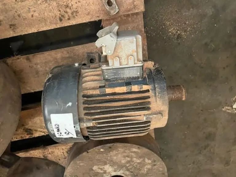 Motor Elétrico 1715 Rpm 220/240 Volts 2 Cv