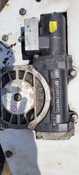 Vende se um giro de gafo para empilhadeira com cap de 5.400 kg - Foto 3