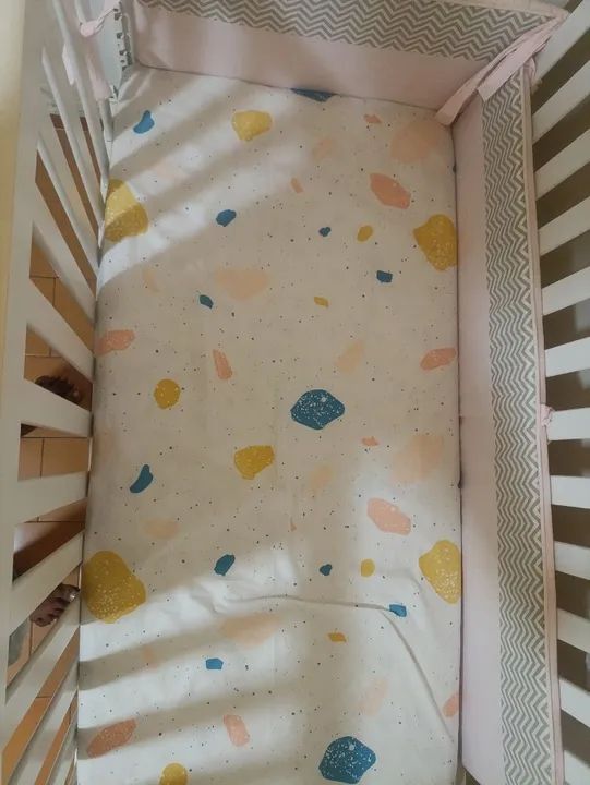 Vendo berço com colchão  