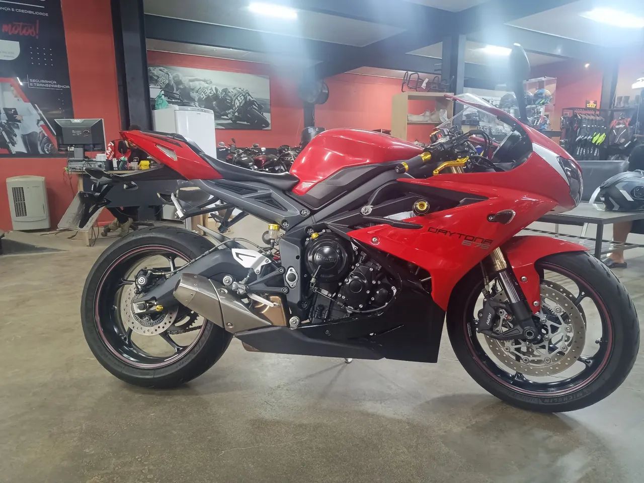 Triumph shops daytona 675 olx