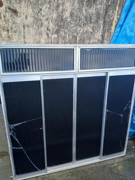 Janela alumínio 2 vidros trincados  - Foto 2