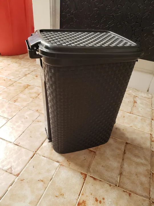 Assento sanitário almofadado + lixeira - Foto 4