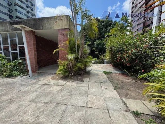 Casa em Casa Forte, terreno com 950m2, 04 Quartos e Piscina - Foto 2