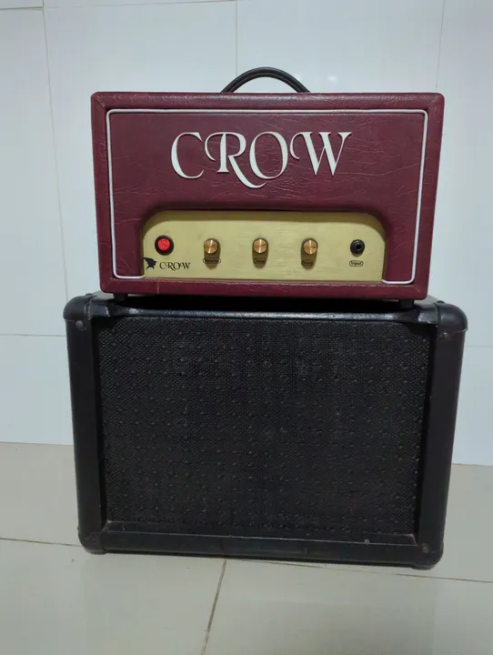 Cubo/amplificador/cabeçote valvulado CROW para guitarra