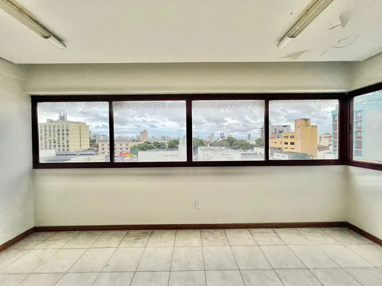 OPORTUNIDADE Sala comercial à venda no Centro de Vila Velha/ES
