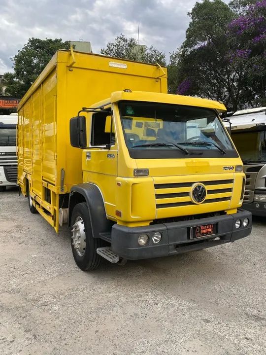 vw 17190 2013 Toco baú de bebidas