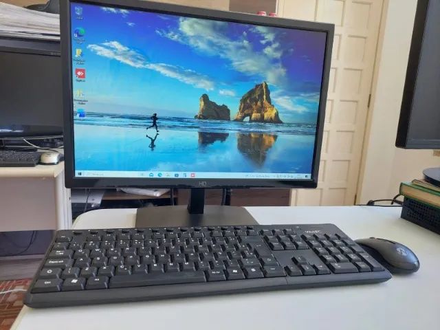 Microcomputador CORE i5 teclado e mouse sem fio.