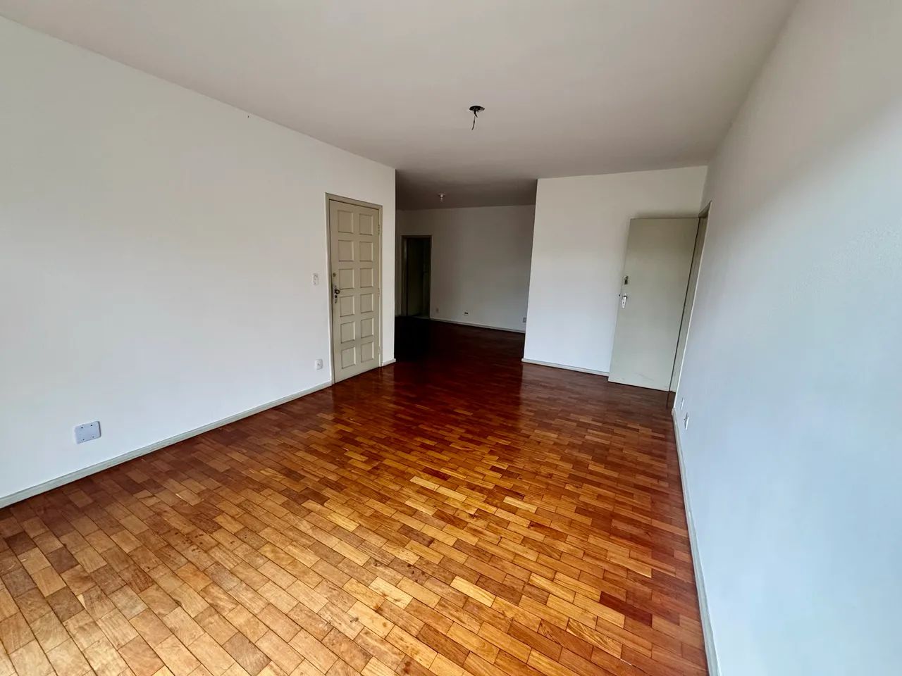 APARTAMENTO COM QUINTAL - BOM PASTOR