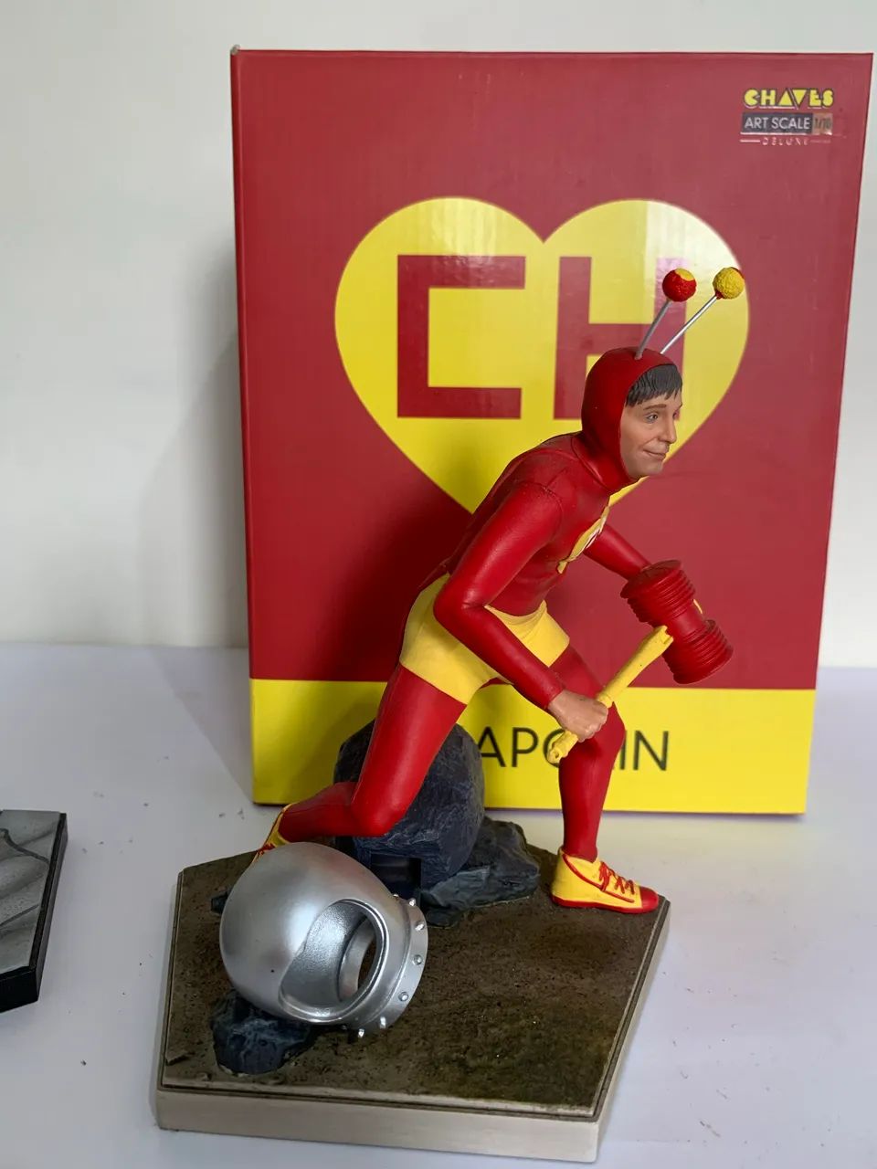 Chapolin Versão Deluxe Iron Studio 1/10  - Foto 5