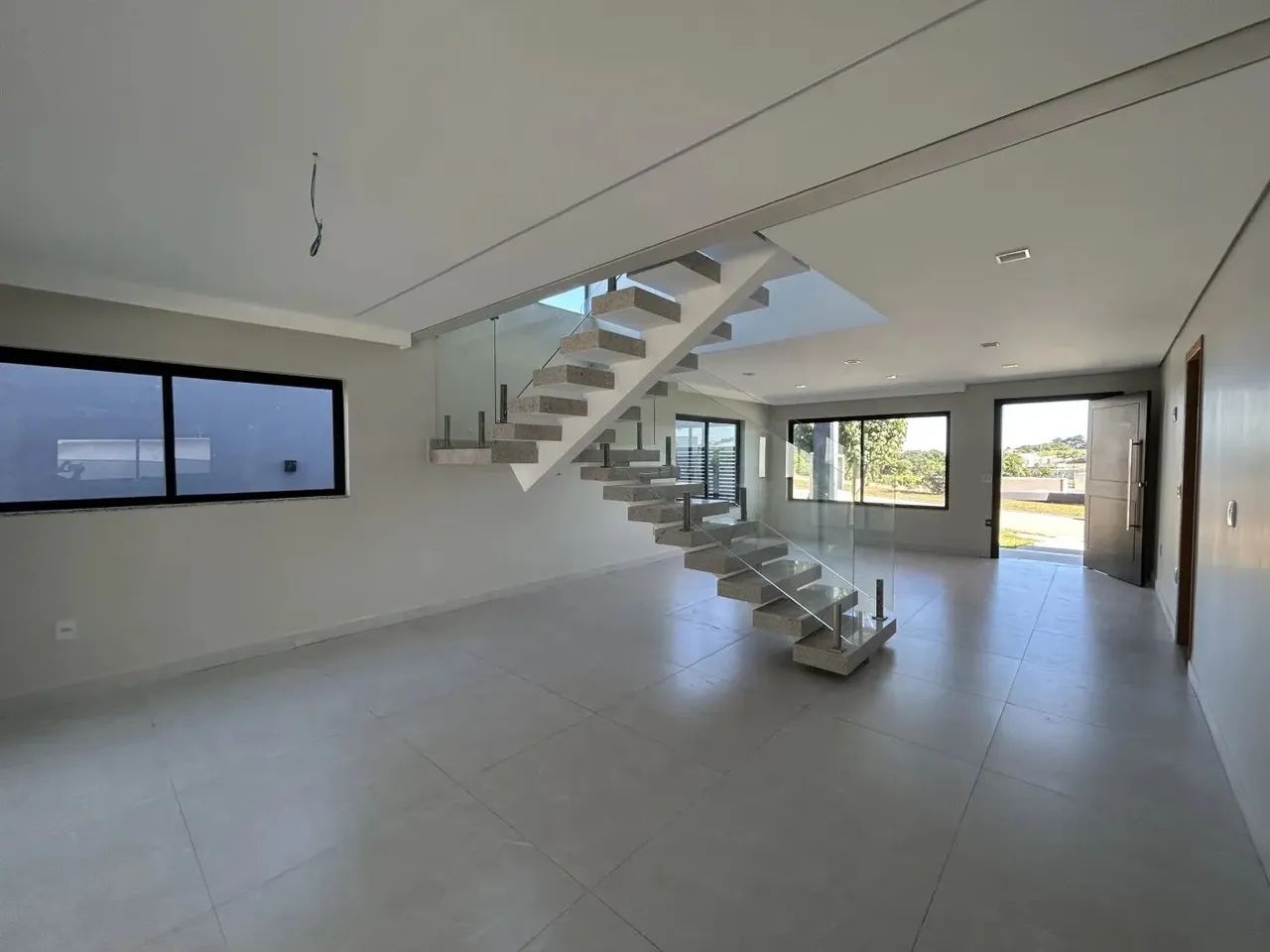 Casa para Venda em Rio das Ostras, Alphaville, 3 dormitórios, 3 suítes, 6 banheiros, 4 vag