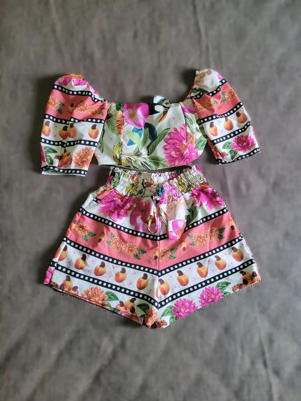 Conjunto cropped e short