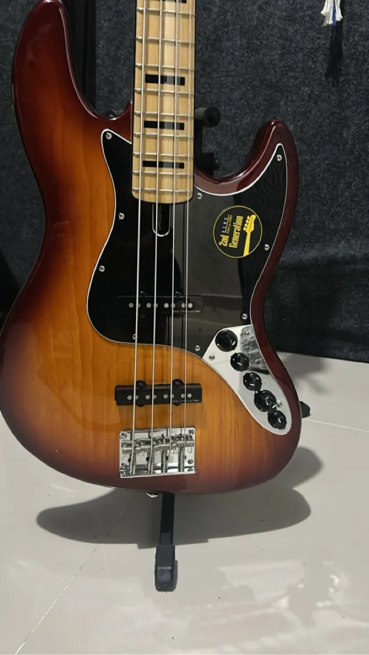 Baixo Marcus miller 4 Cordas v7