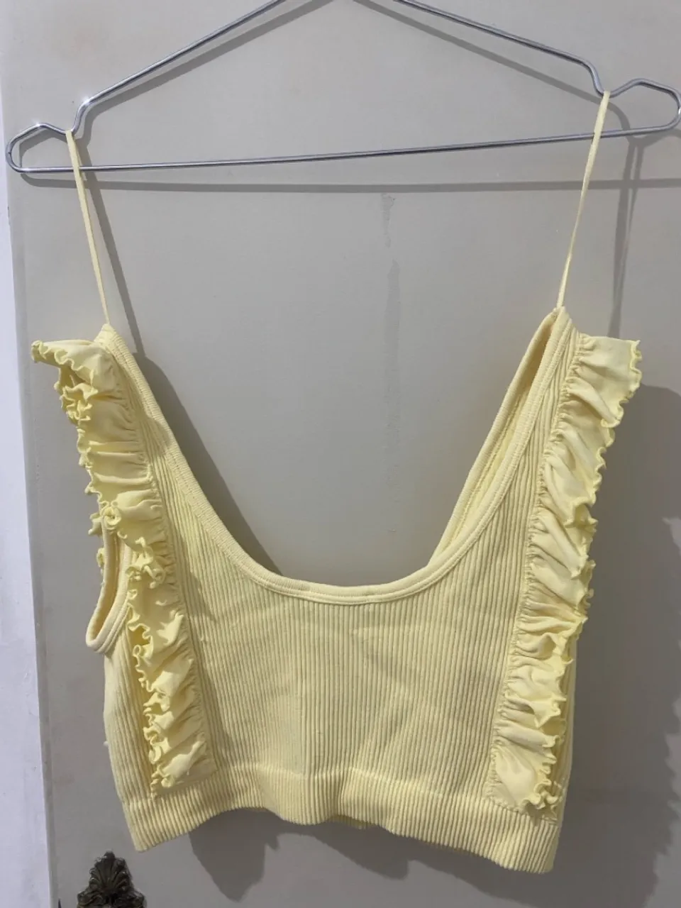 Top Amarelo com Babados