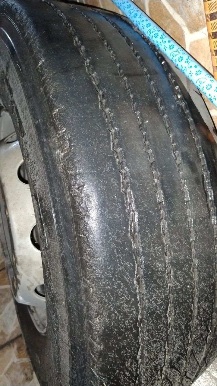 Pneu para caminhão