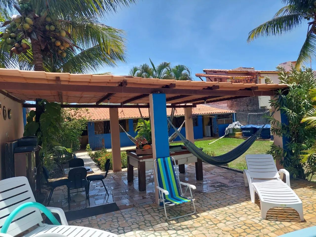 Casa aconchegante com piscina, área verde e sinuca, além de garagem privativa!! - Foto 3