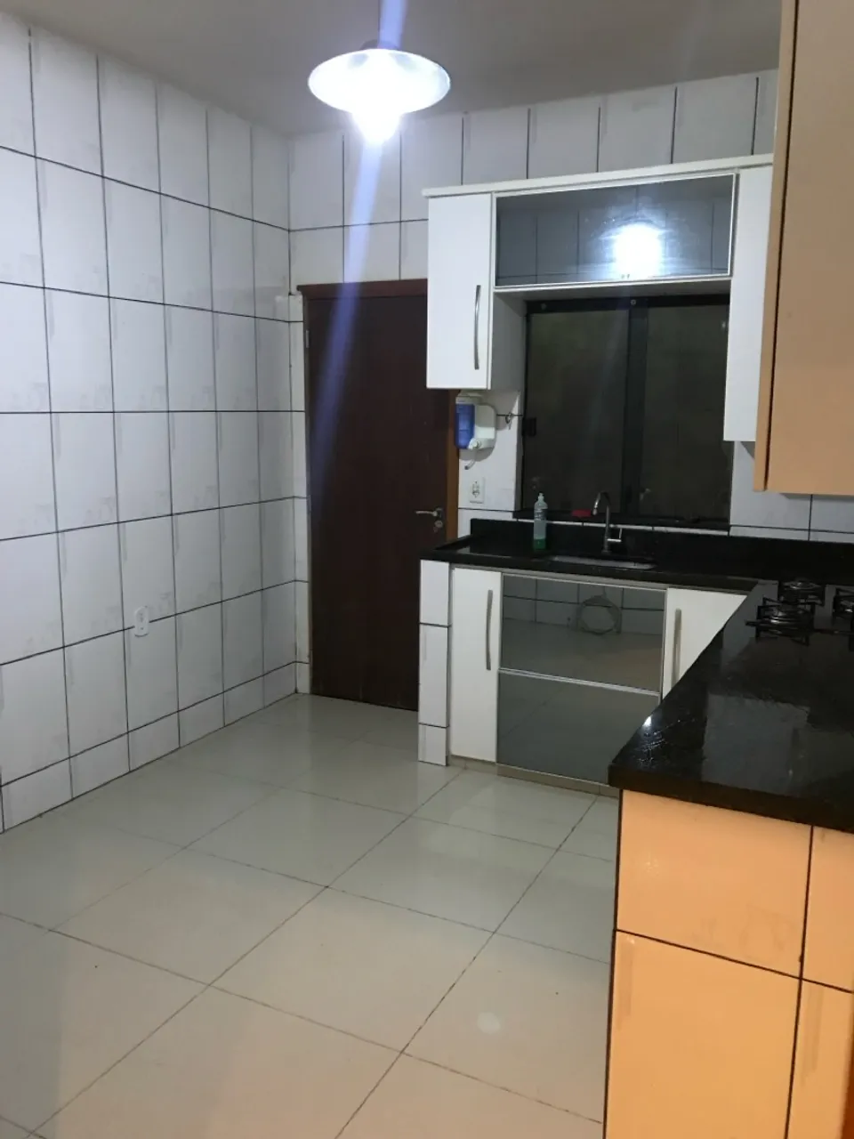 Alugo casa na Qnl 10 já com água e luz incluso