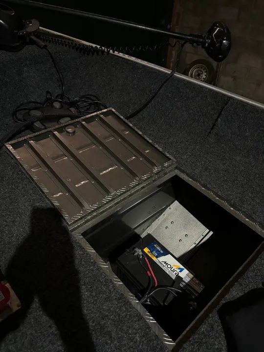 Barco 6 metros motor Mercury 40 HP Carreta Odne - Foto 4