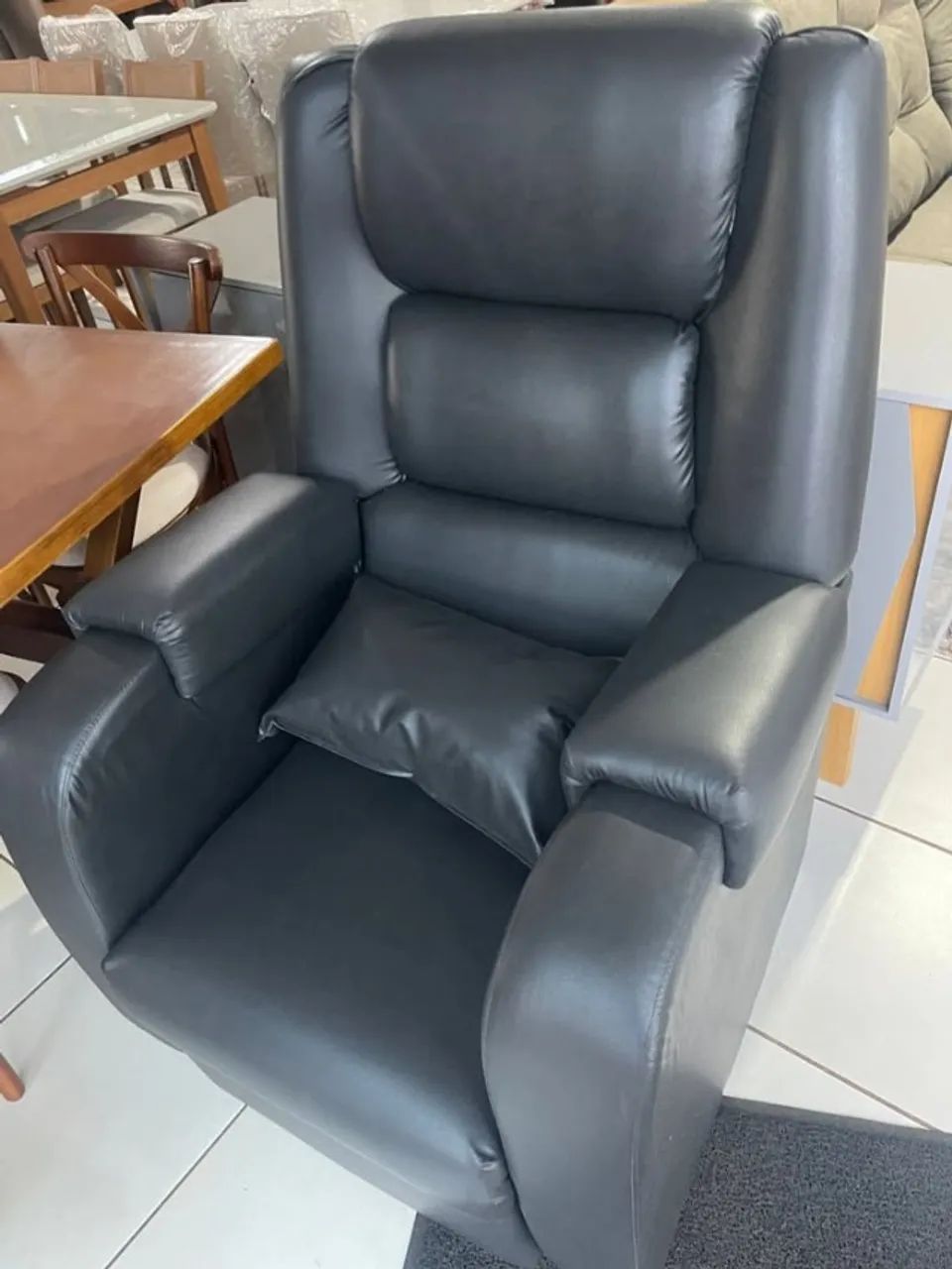  POLTRONA DO PAPAI EM CORVIN NOVA