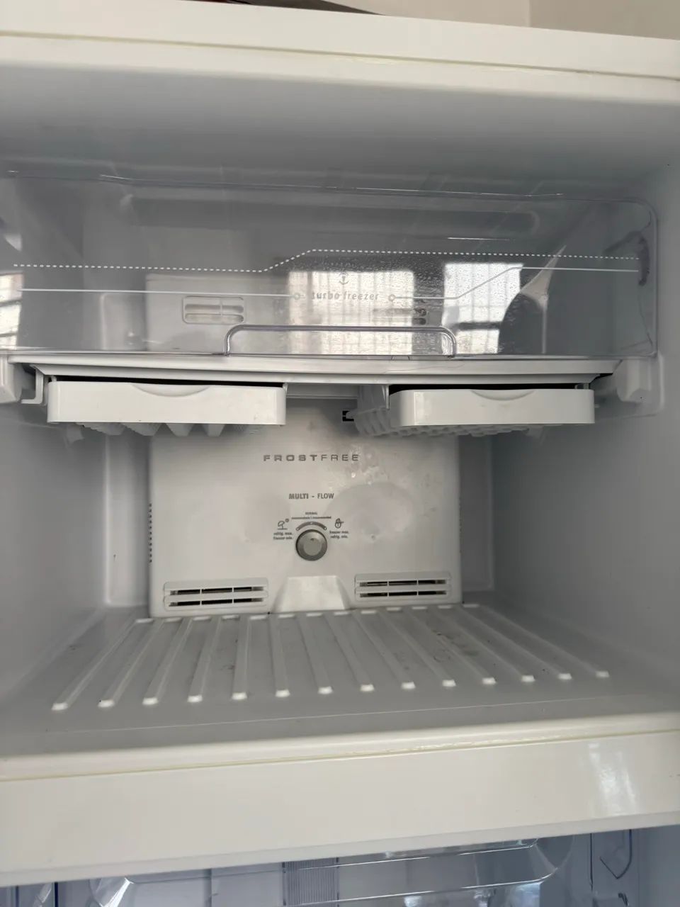 Refrigerador Electrolux Frost Free, 310 litros   - Foto 4
