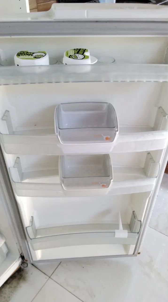 Geladeira Brastemp Clean BRM39 Branca - Foto 5