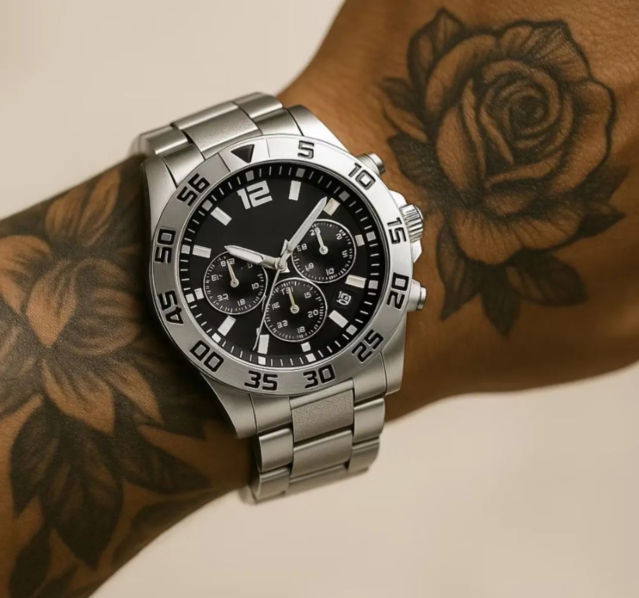 Relógio de pulso masculino com design moderno