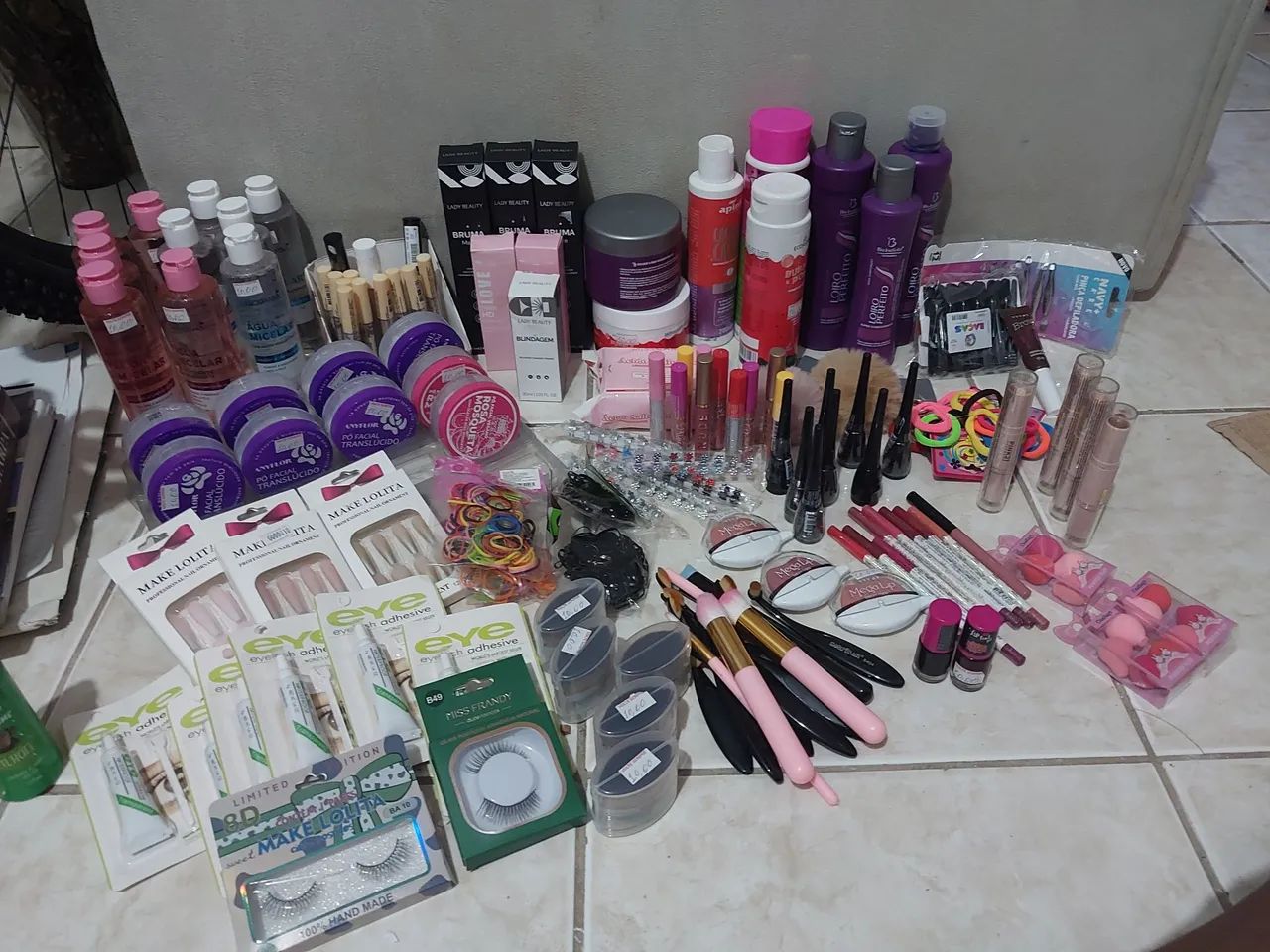 Kit de Maquiagem Completo - Variedade e Qualidade!