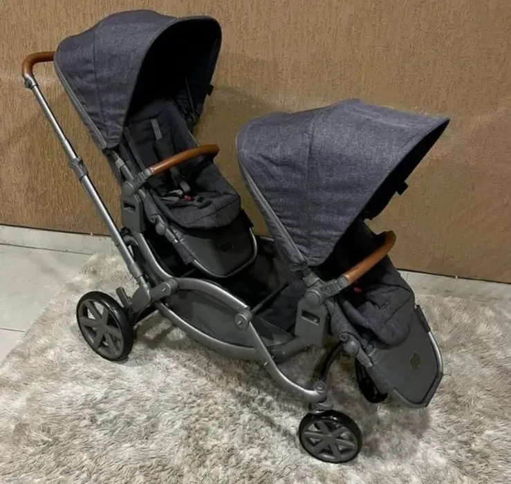 Carrinho de Bebê Duplo