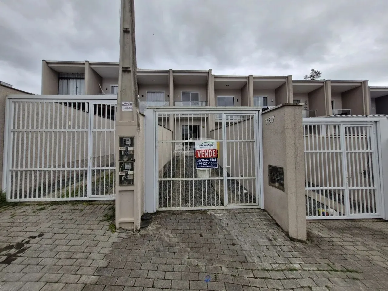 Sobrado no bairro Itoupava Central, em Blumenau/SC. São 2 suítes, lavabo, 2 vagas garagem
