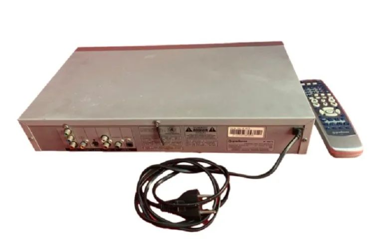 Dvdoke Karaoke Gradiente K40/3 Cinza 127/220v com controle - Usado - Foto 3