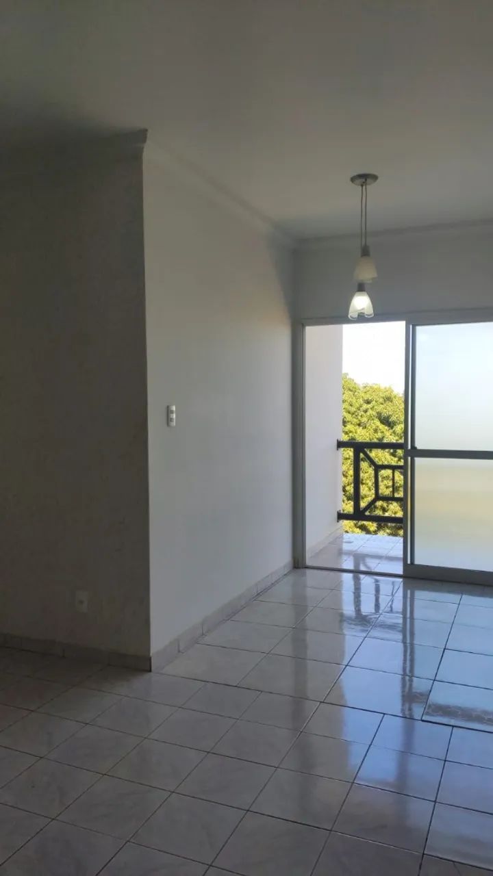 ALUGA-SE APARTAMENTO SEMIMOBILIADO - RESIDENCIAL ARAGAIA,  208 SUL - PALMAS/TO