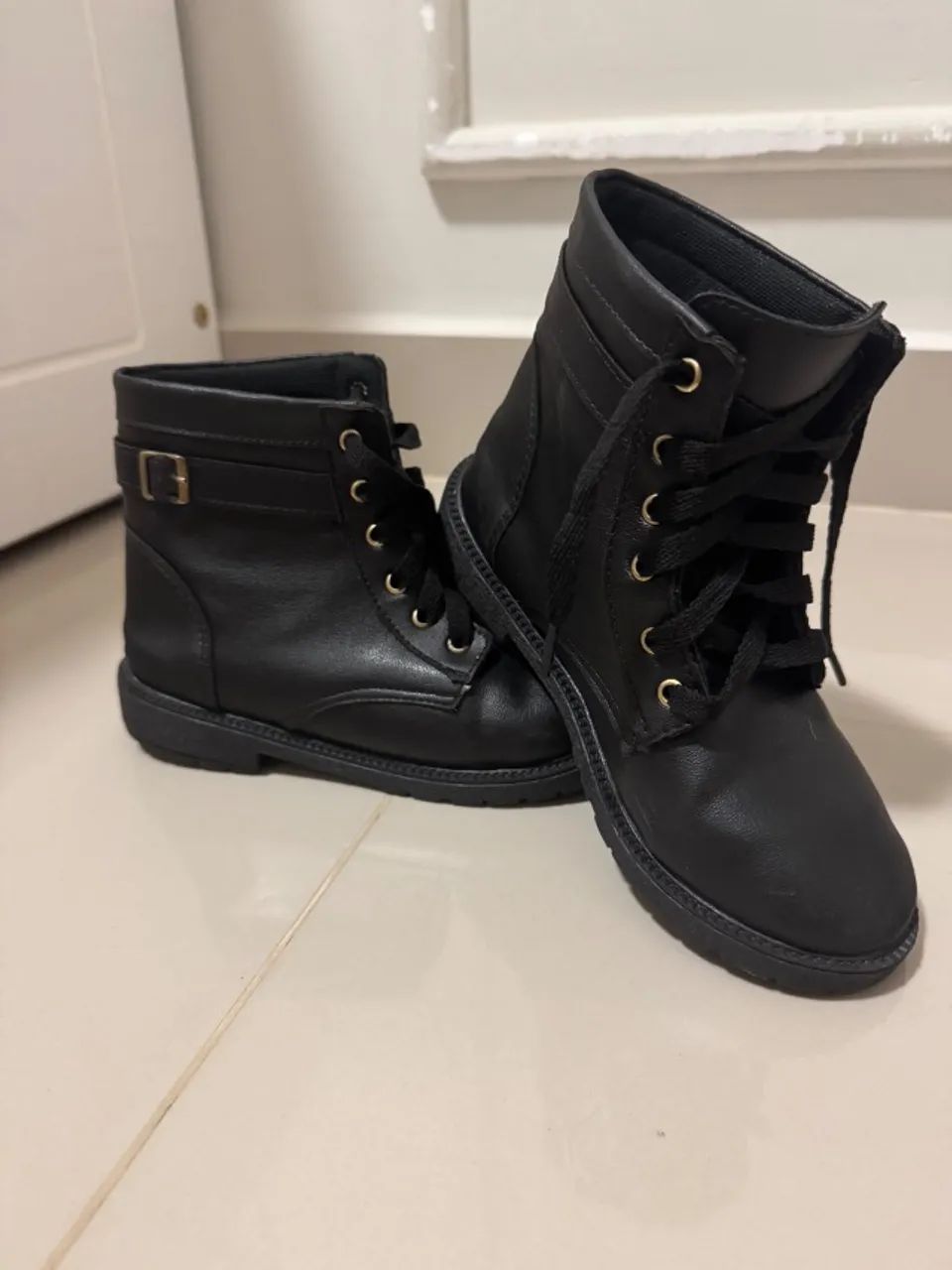 BOTA PRETA INFANTIL NÚMERO 32