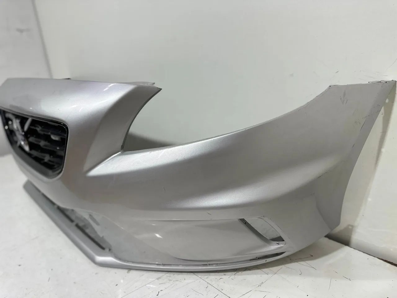 Para-choque dianteiro Volvo V40 - Foto 6