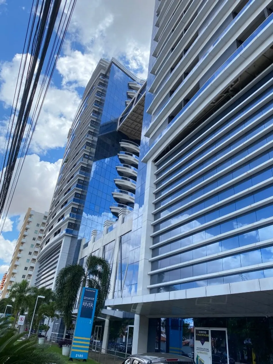 alugo sala comercial no manhattan river disponivel
