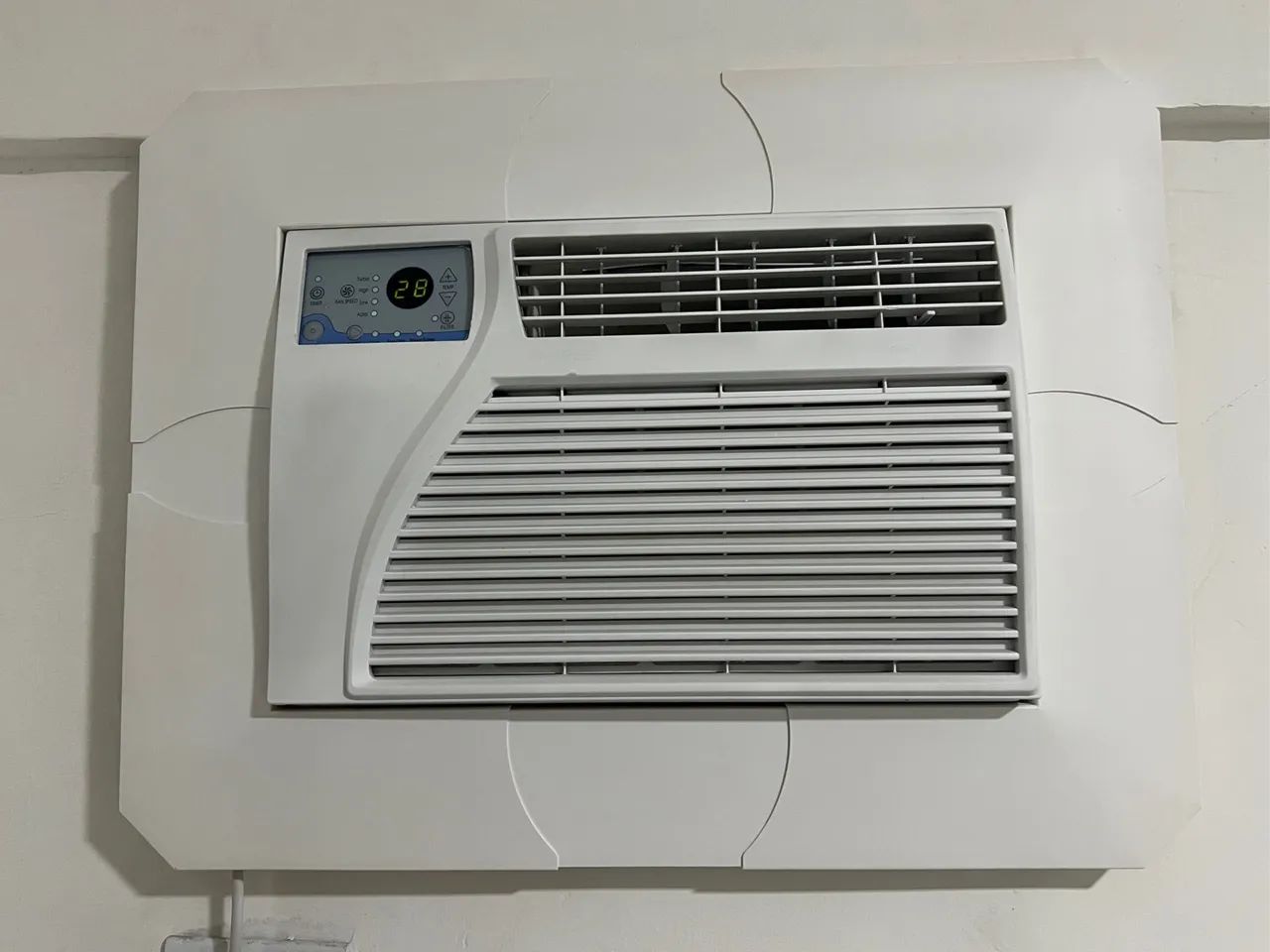 Moldura Ar Condicionado de Janela