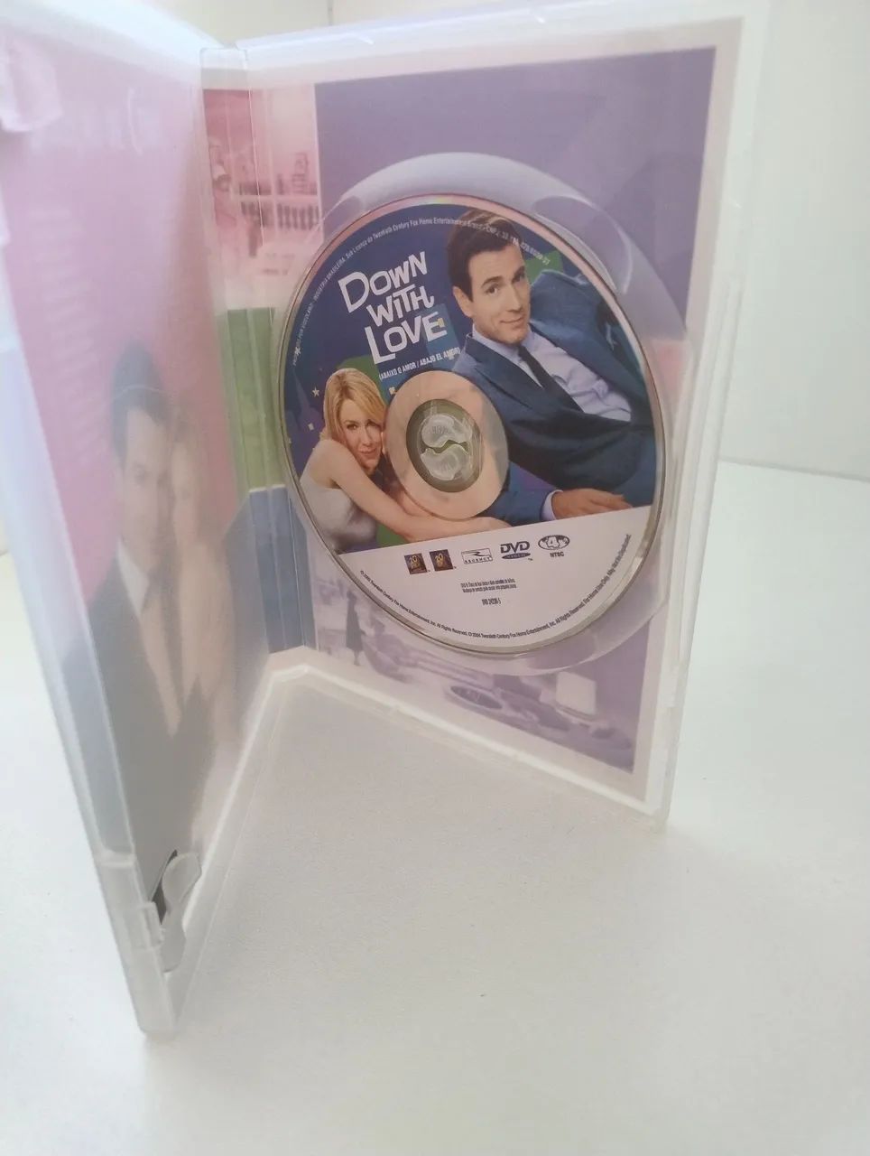 Dvd filme abaixo o amor  - Foto 2